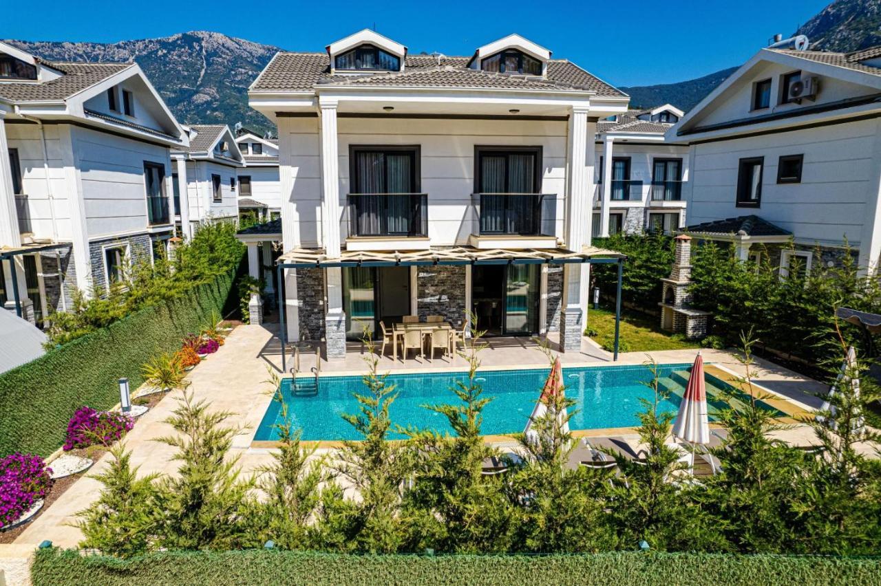 4 Bedroom Holiday Villa In Hisaroenue Oeluedeniz- Gold Rose Фетхіє Екстер'єр фото