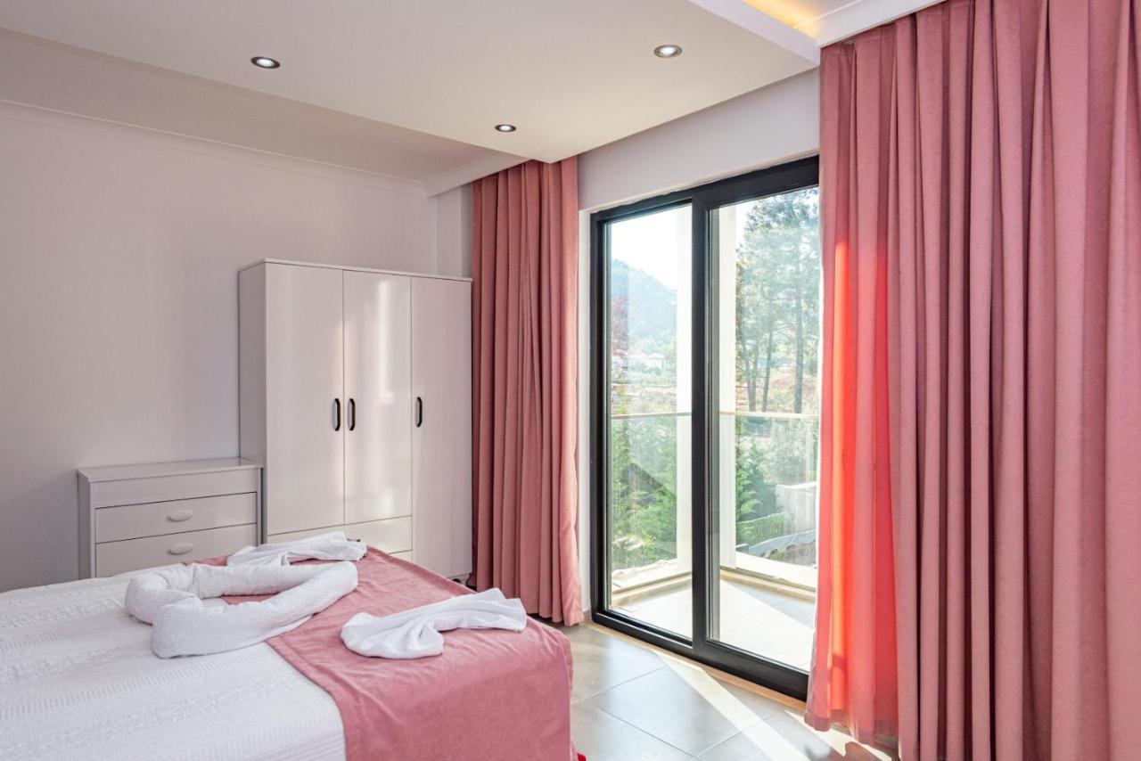 4 Bedroom Holiday Villa In Hisaroenue Oeluedeniz- Gold Rose Фетхіє Екстер'єр фото