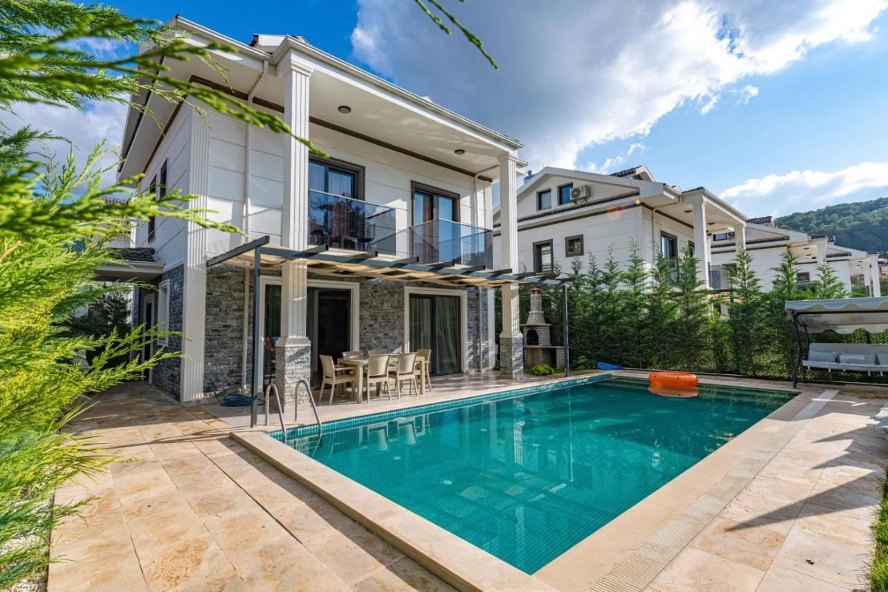 4 Bedroom Holiday Villa In Hisaroenue Oeluedeniz- Gold Rose Фетхіє Екстер'єр фото