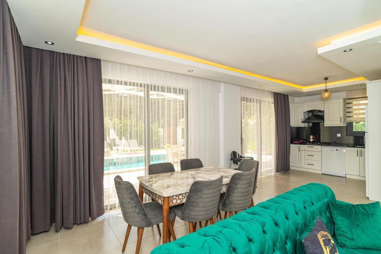 4 Bedroom Holiday Villa In Hisaroenue Oeluedeniz- Gold Rose Фетхіє Екстер'єр фото