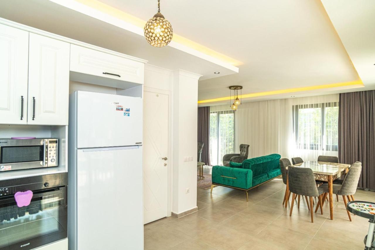 4 Bedroom Holiday Villa In Hisaroenue Oeluedeniz- Gold Rose Фетхіє Екстер'єр фото