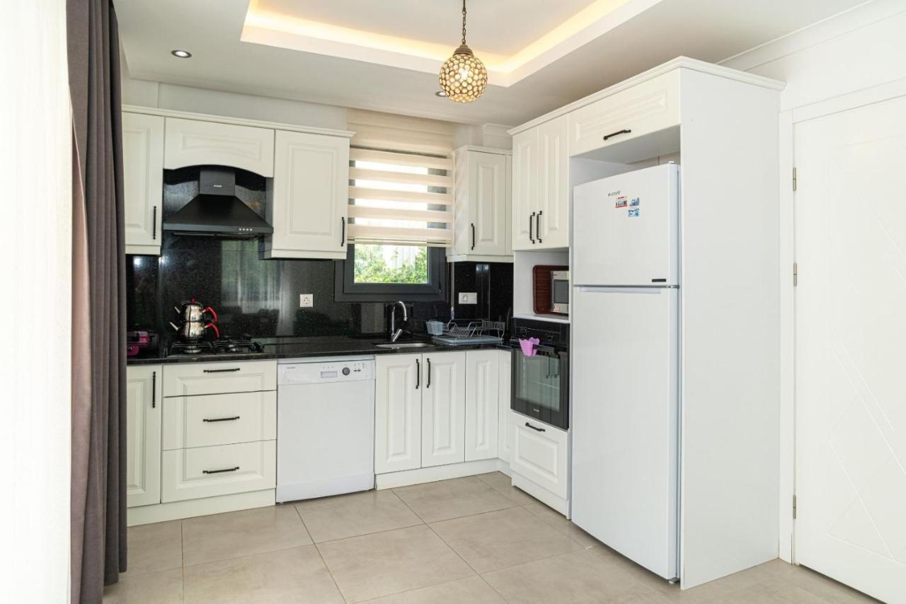 4 Bedroom Holiday Villa In Hisaroenue Oeluedeniz- Gold Rose Фетхіє Екстер'єр фото